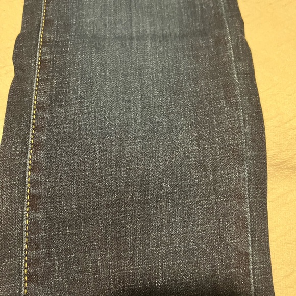 Levi’s Slim Cut Jeans! NEW!! - Picture 2 of 6